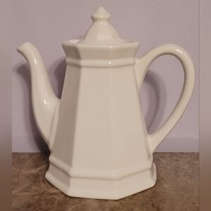 Pfaltzgraff "Heritage" White Coffee/ Teapot